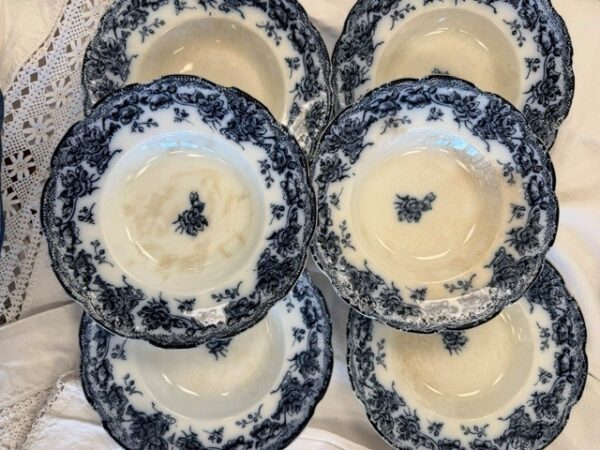 Seks dybe vintage tallerkener med patina Wedgewood